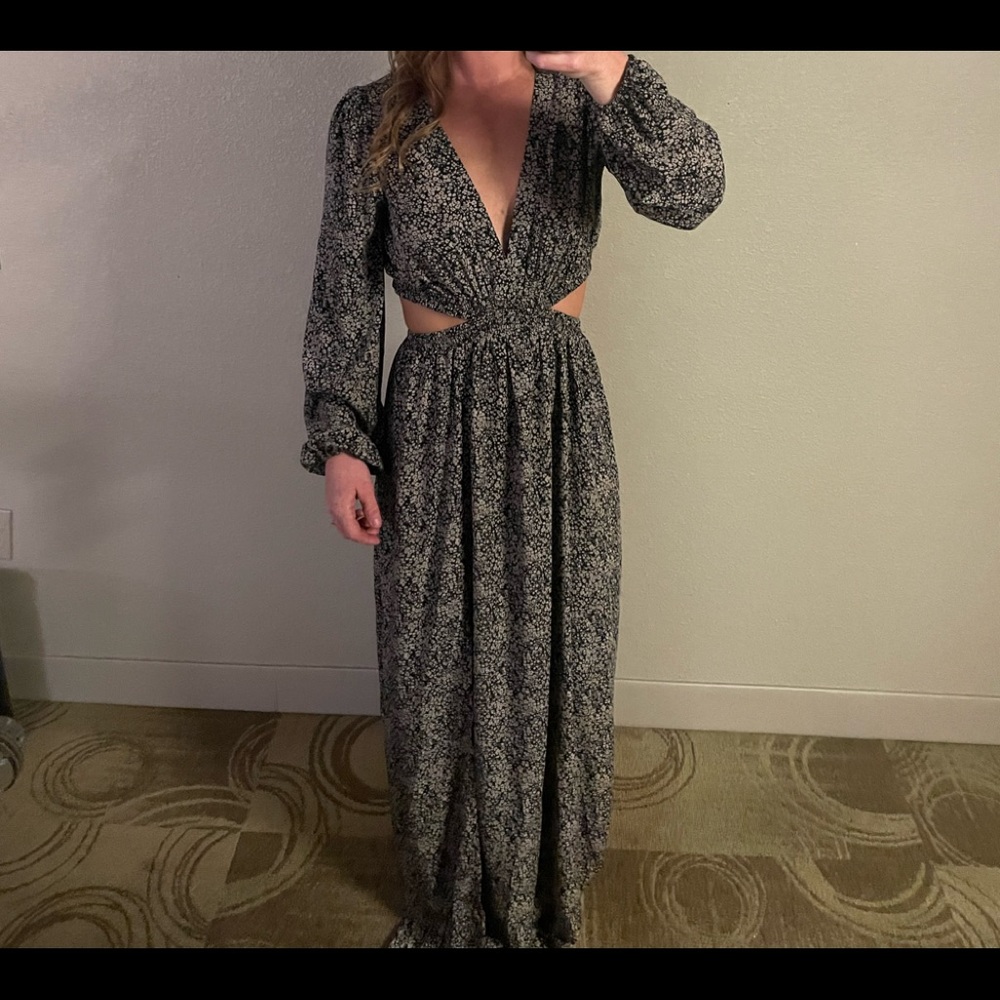 Long dress, open tie back